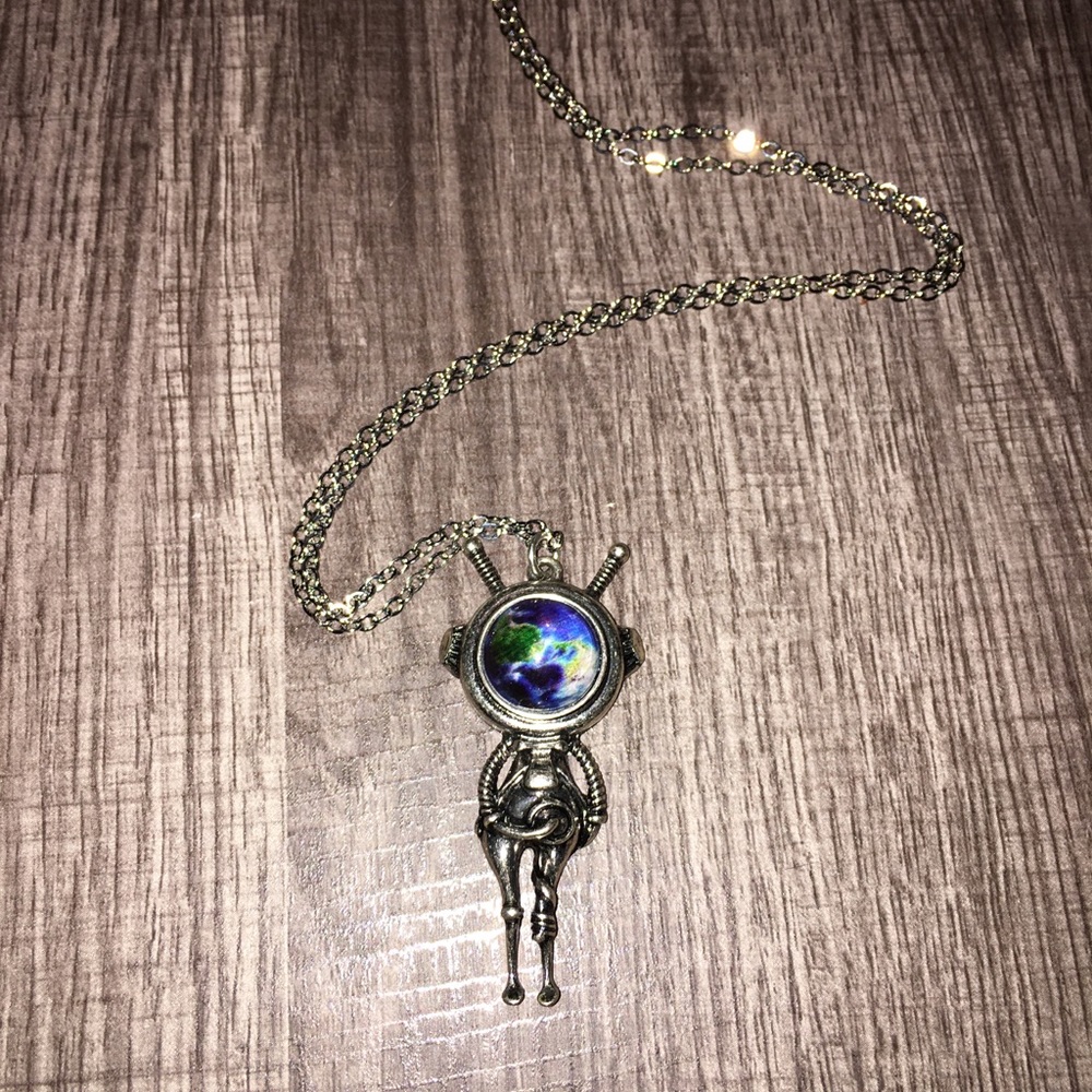 Alien necklace